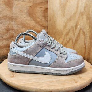 Nike SB Dunk Low Womens Gray Suede Sneakers Size 6.5